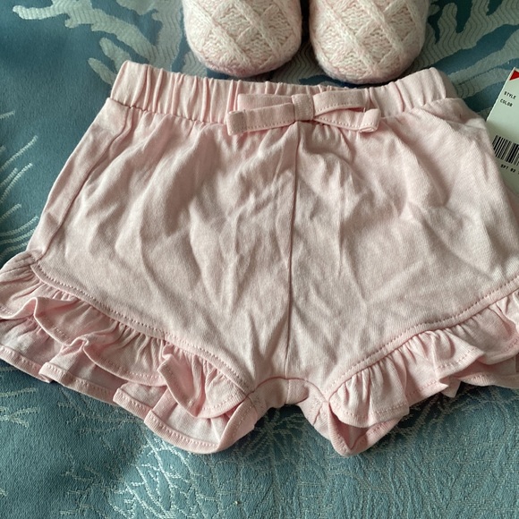 Baby Girl Shorts & Booties - Picture 2 of 6